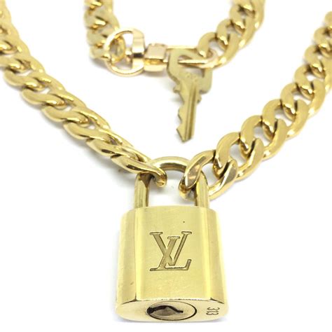 louis vuitton chain links necklace engraved monogram silver